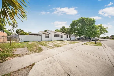 661 E 7th Street Hialeah FL 33010