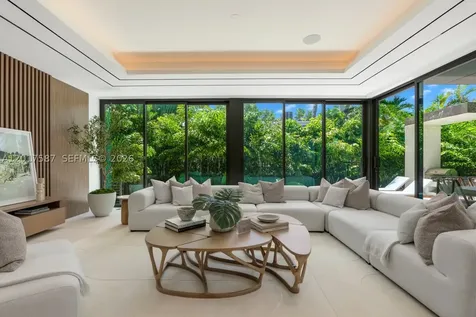 3045 N Bay Road Miami Beach FL 33140