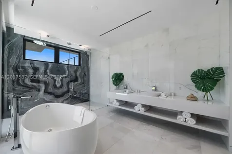 3045 N Bay Road Miami Beach FL 33140