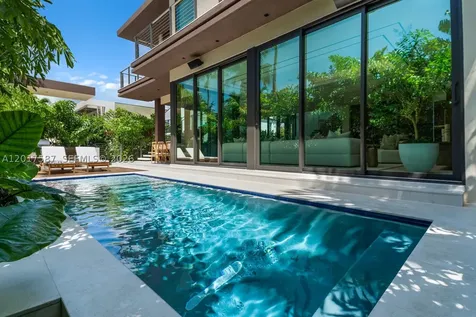 3045 N Bay Road Miami Beach FL 33140
