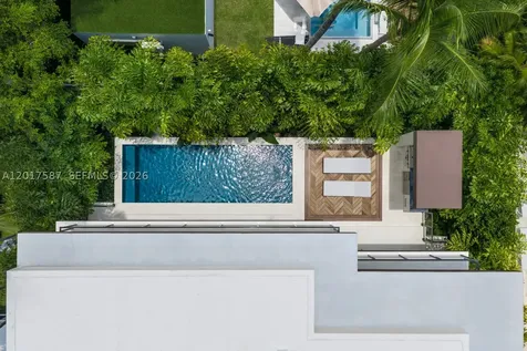 3045 N Bay Road Miami Beach FL 33140