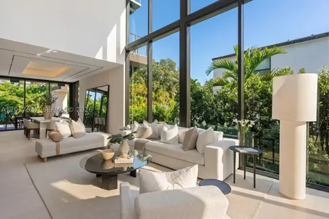 3045 N Bay Road Miami Beach FL 33140