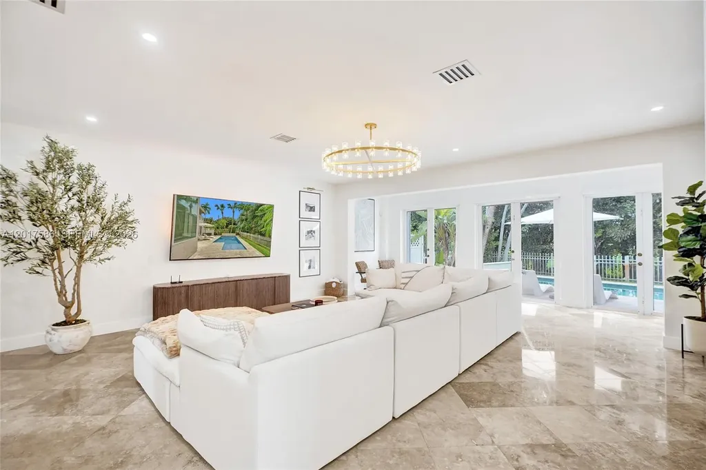 10340 NW 46th Terrace Doral FL 33178