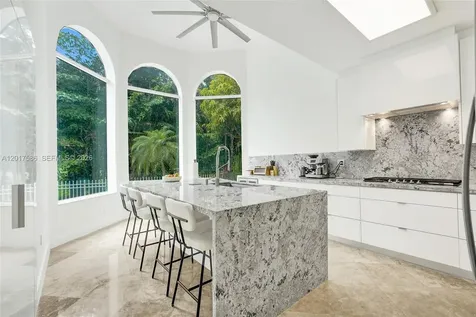 10340 NW 46th Terrace Doral FL 33178