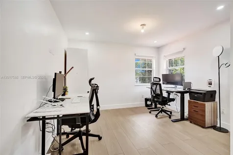 10340 NW 46th Terrace Doral FL 33178
