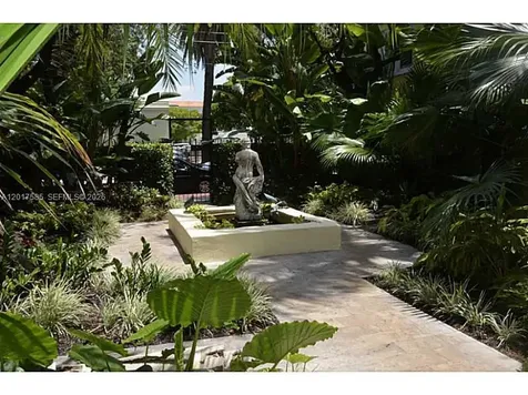 536 14th Street Miami Beach FL 33139