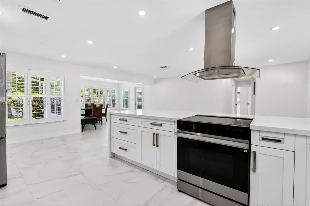 4010 NE 22nd Avenue Lighthouse Point FL 33064