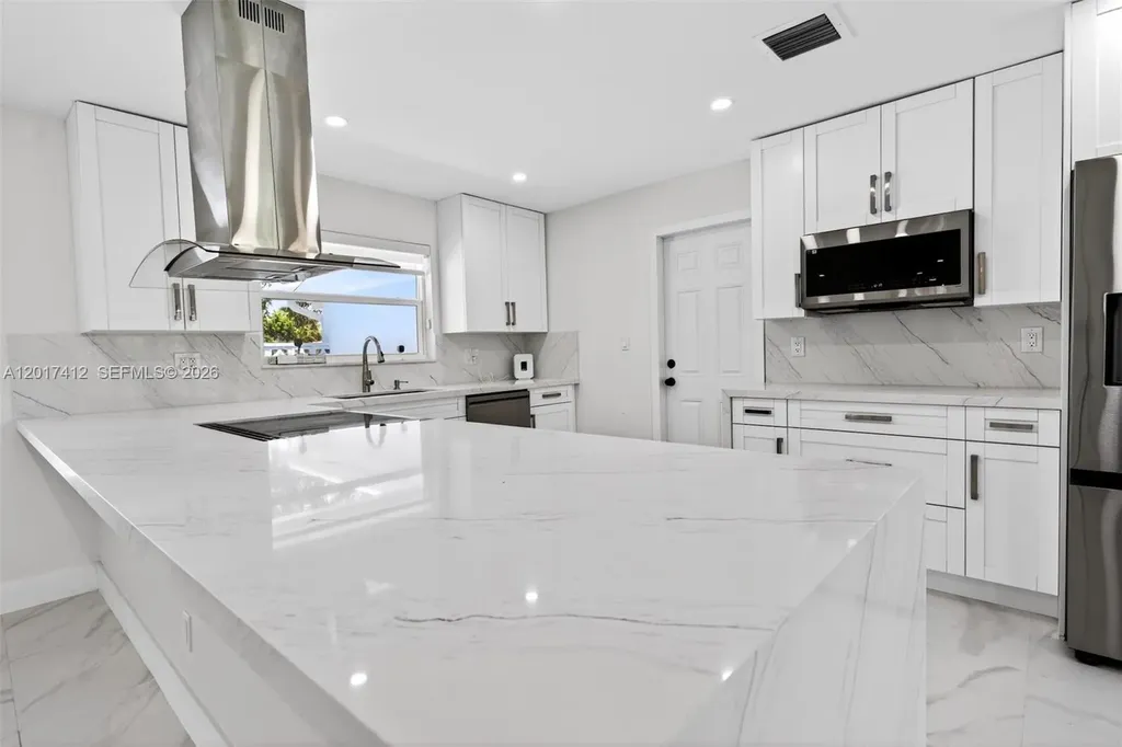 4010 NE 22nd Avenue Lighthouse Point FL 33064