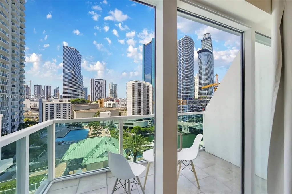 41 SE 5th Street Miami FL 33131
