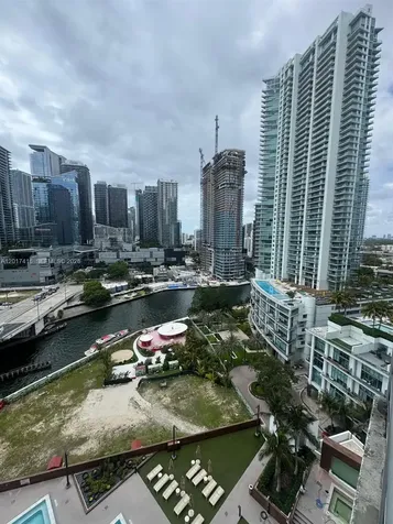 350 S Miami Avenue Miami FL 33130