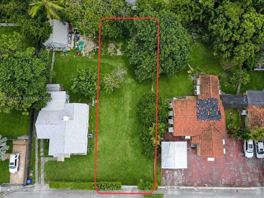 26TH St 26th Street Miami FL 33142