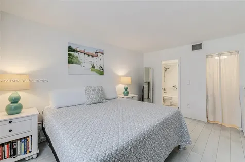 1331 Lincoln Road Miami Beach FL 33139