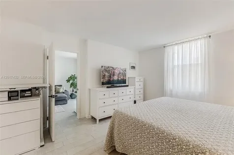 1331 Lincoln Road Miami Beach FL 33139