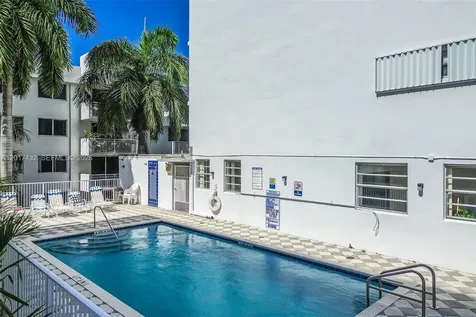 1331 Lincoln Road Miami Beach FL 33139