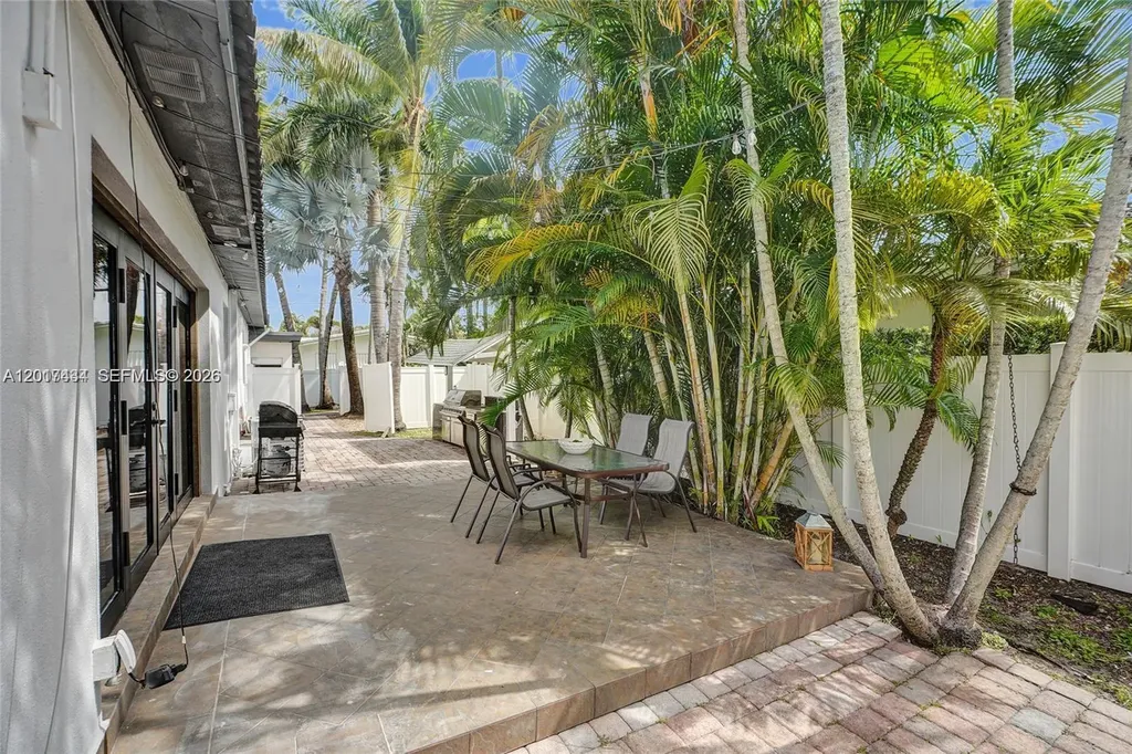 707 N 13 Avenue Hollywood FL 33019