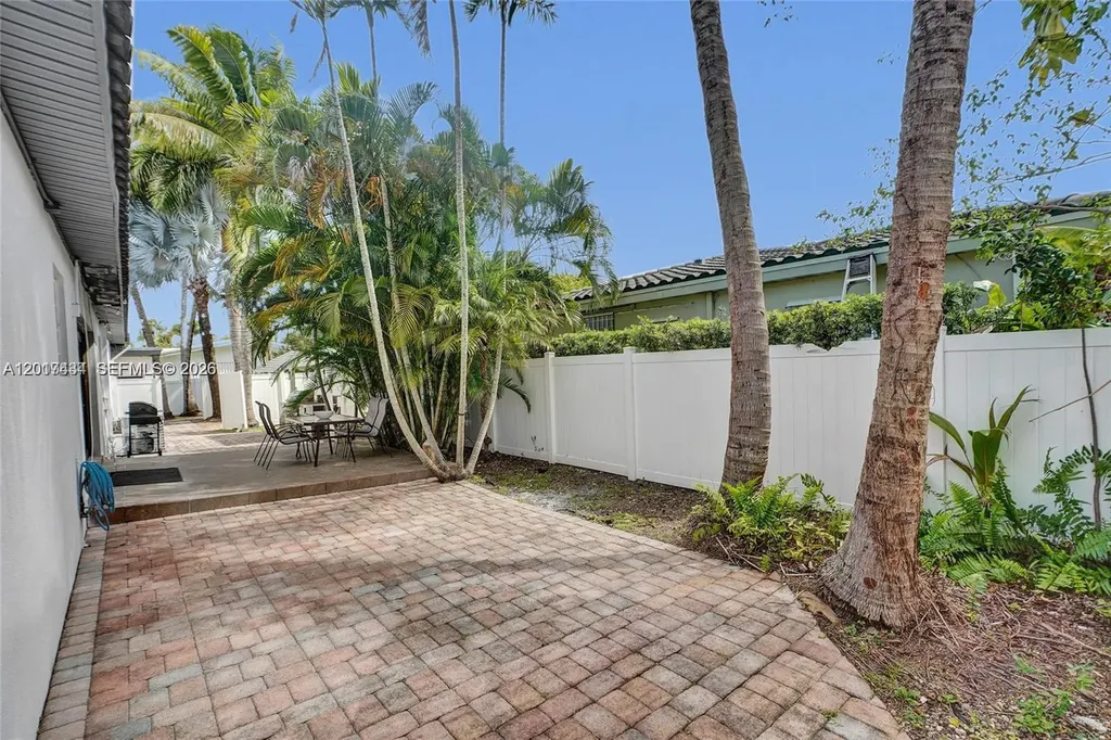 707 N 13 Avenue Hollywood FL 33019