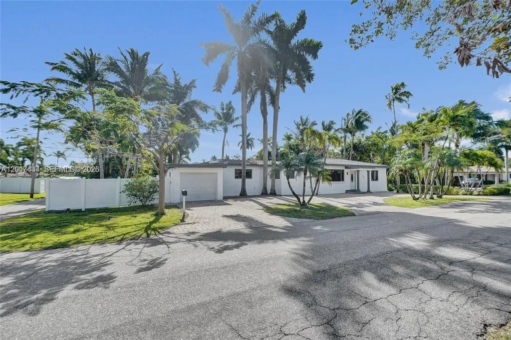707 N 13 Avenue Hollywood FL 33019