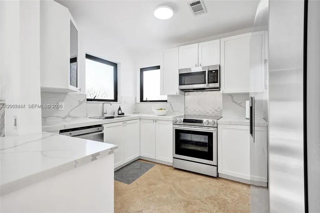 707 N 13 Avenue Hollywood FL 33019