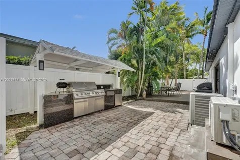 707 N 13 Avenue Hollywood FL 33019