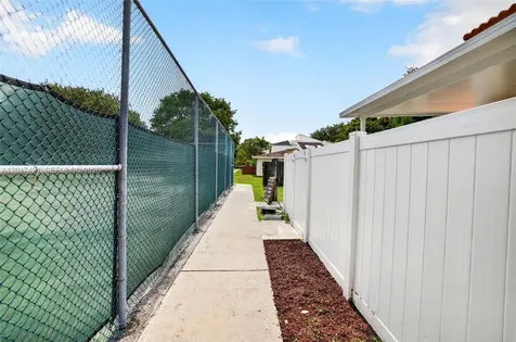 3848 Atlanta Street Hollywood FL 33021