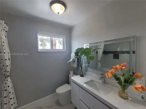 7506 NW 169th Terrace Hialeah FL 33015