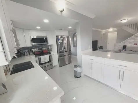 7506 NW 169th Terrace Hialeah FL 33015