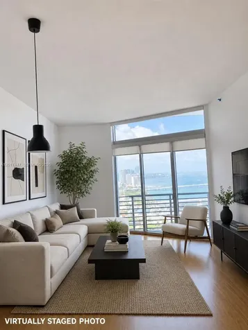 325 S Biscayne Boulevard Miami FL 33131