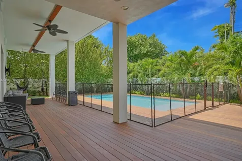 1025 NE 170th Terrace Miami FL 33162