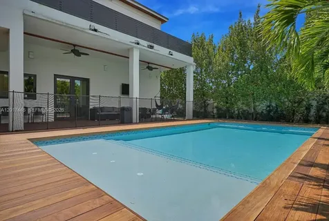 1025 NE 170th Terrace Miami FL 33162