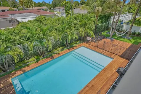 1025 NE 170th Terrace Miami FL 33162