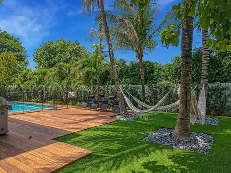 1025 NE 170th Terrace Miami FL 33162