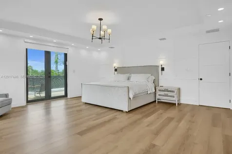 1025 NE 170th Terrace Miami FL 33162