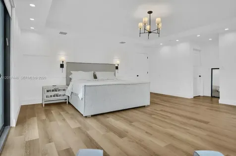 1025 NE 170th Terrace Miami FL 33162