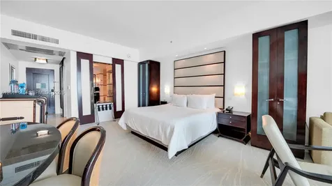 4391 Collins Avenue Miami Beach FL 33140
