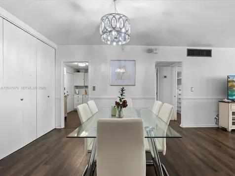 5005 Collins Avenue Miami Beach FL 33140