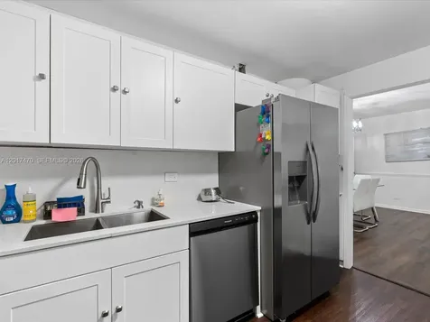 5005 Collins Avenue Miami Beach FL 33140