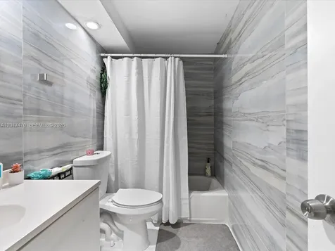 5005 Collins Avenue Miami Beach FL 33140