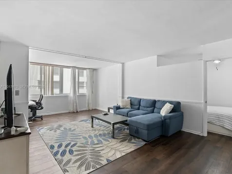 5005 Collins Avenue Miami Beach FL 33140