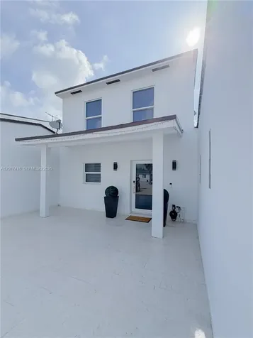 6709 W 15th Court Hialeah FL 33012