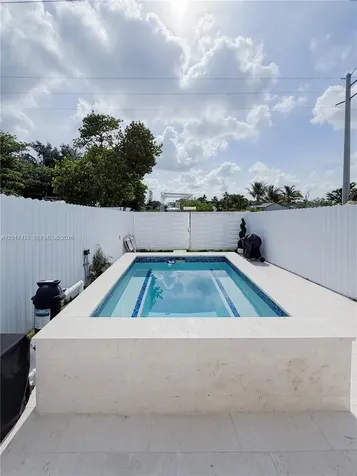 6709 W 15th Court Hialeah FL 33012