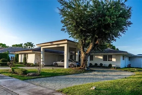 15761 Turnberry Drive Miami Lakes FL 33014