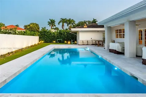 15761 Turnberry Drive Miami Lakes FL 33014