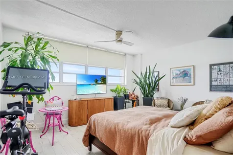 800 West Avenue Miami Beach FL 33139