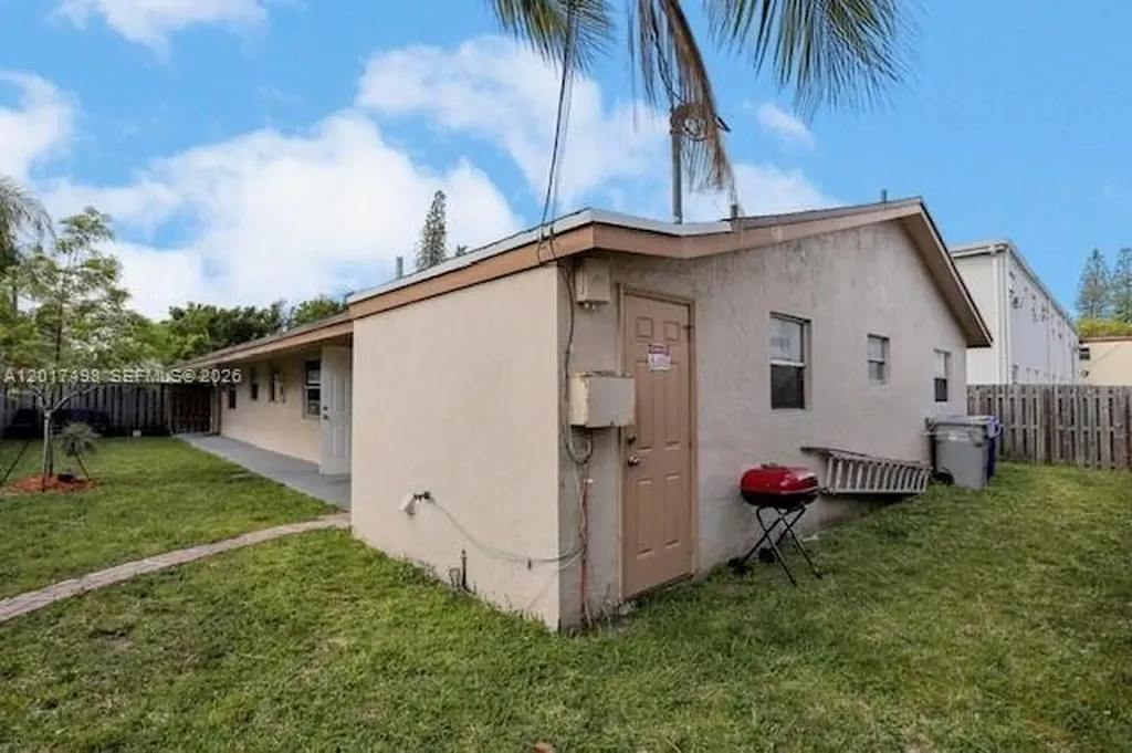 231 SW 8th Court Pompano Beach FL 33060