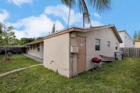 231 SW 8th Court Pompano Beach FL 33060