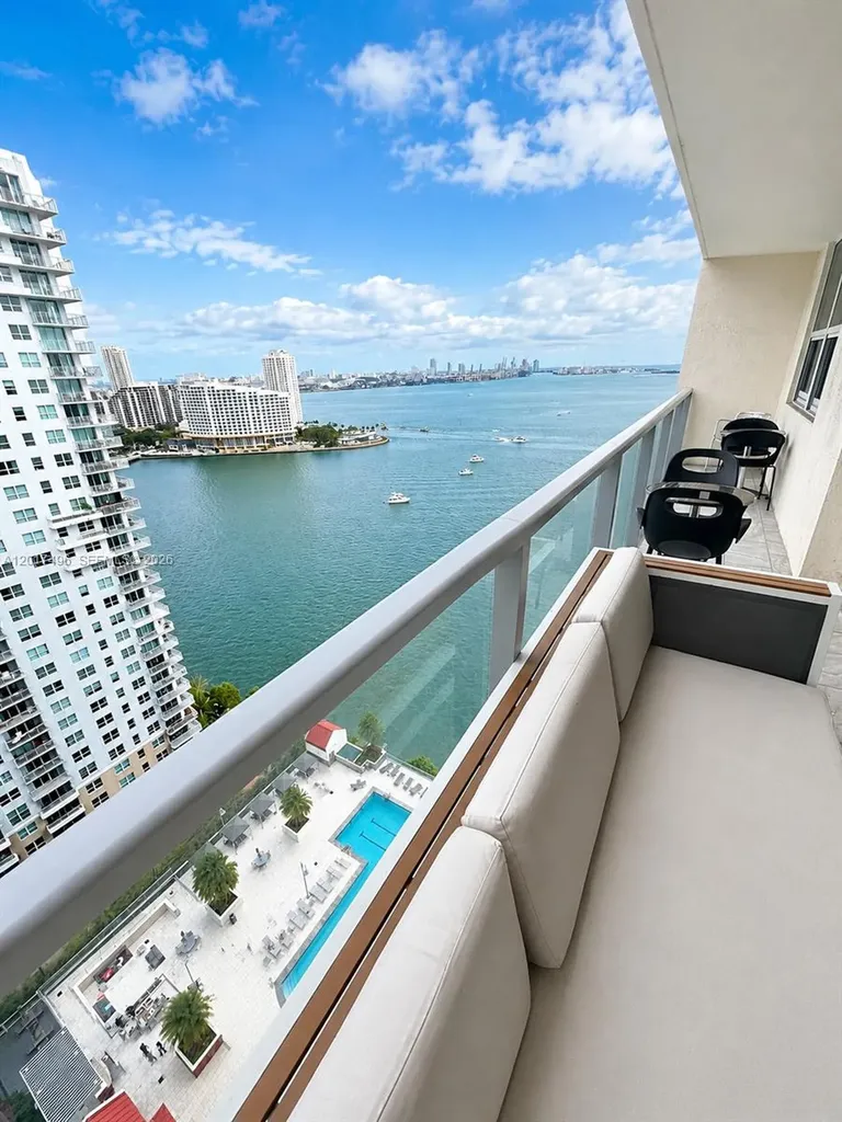 Miami FL 33131