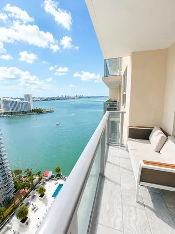 Miami FL 33131