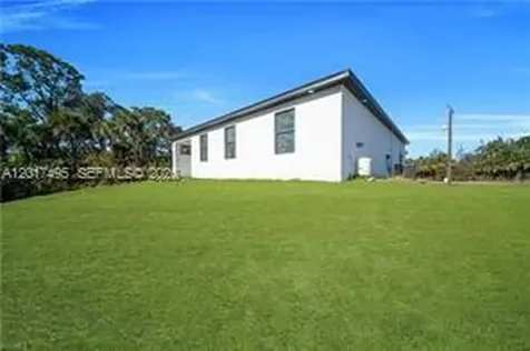 621 Greenbriar Boulevard Other City - In The State Of Florida FL 33972