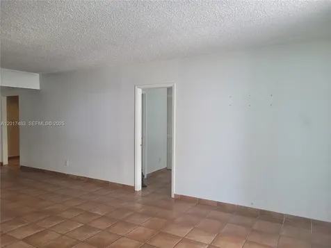 5401 Collins Avenue Miami Beach FL 33140