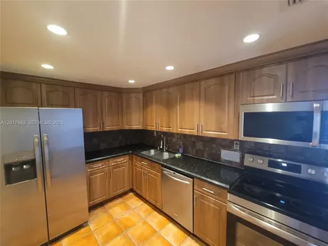 5401 Collins Avenue Miami Beach FL 33140
